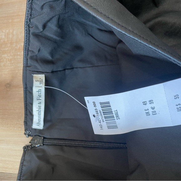 Abercrombie and Fitch faux leather wrap skirt - Picture 4 of 6